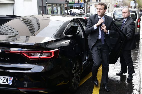 emmanuel-macron-a-l-institut-mines-telecom-a-paris-le-13-avril-2016_exact1024x768_l